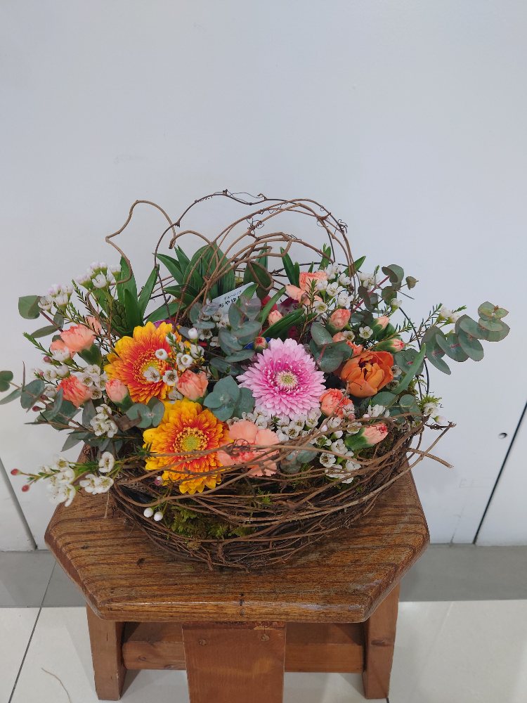 春の花の球根を使って　箱庭アレンジメント