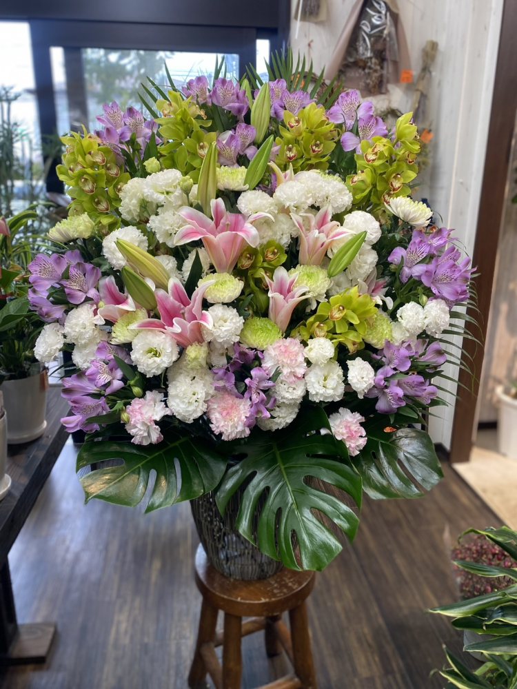 お供え　高級感ある御供えアレンジメント